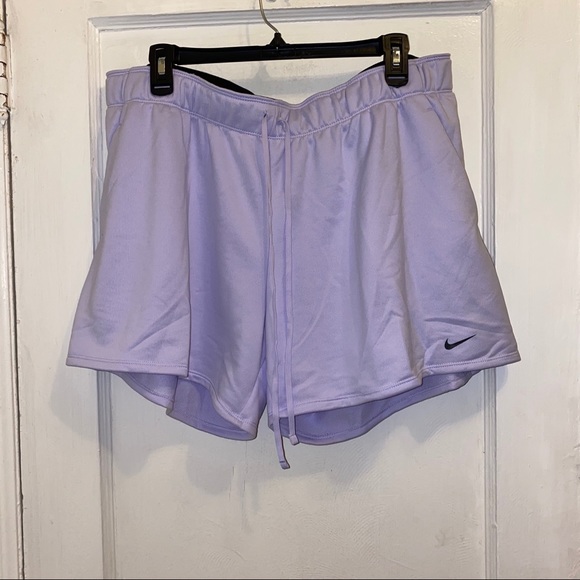 Nike Women's Dri-FIT Training Shorts- Size XL - Picture 2 of 8